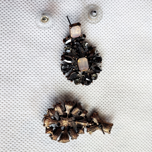 Hematite Smoke Opaline Rhinestone Pierced Earrings Antique Brass Setting NWOT - Picture 6 of 8